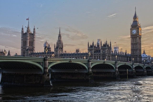 UK PARLIAMENT THAMES